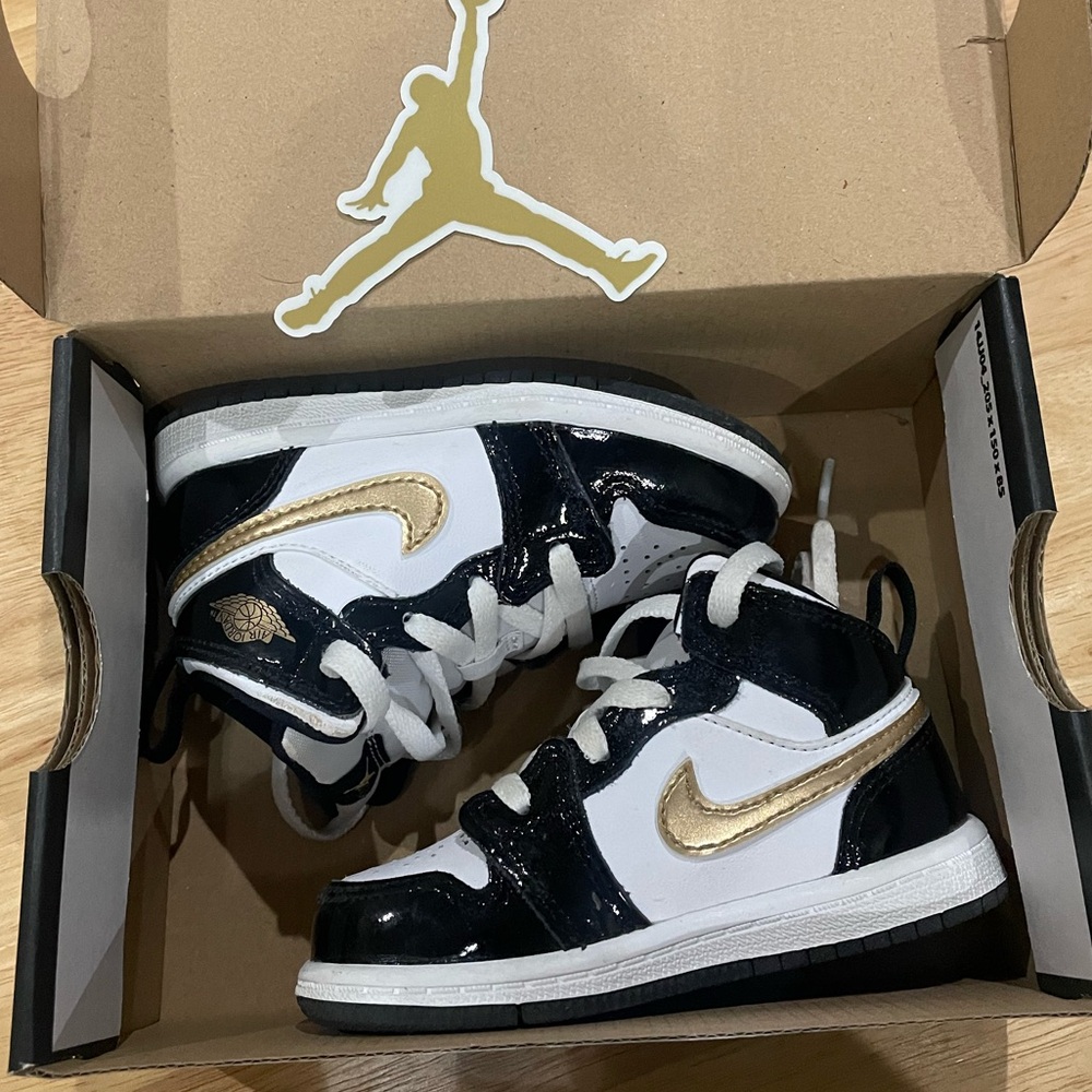 Jordan Toddler Air Jordan 1 Mid SE basketball shoes black gold white